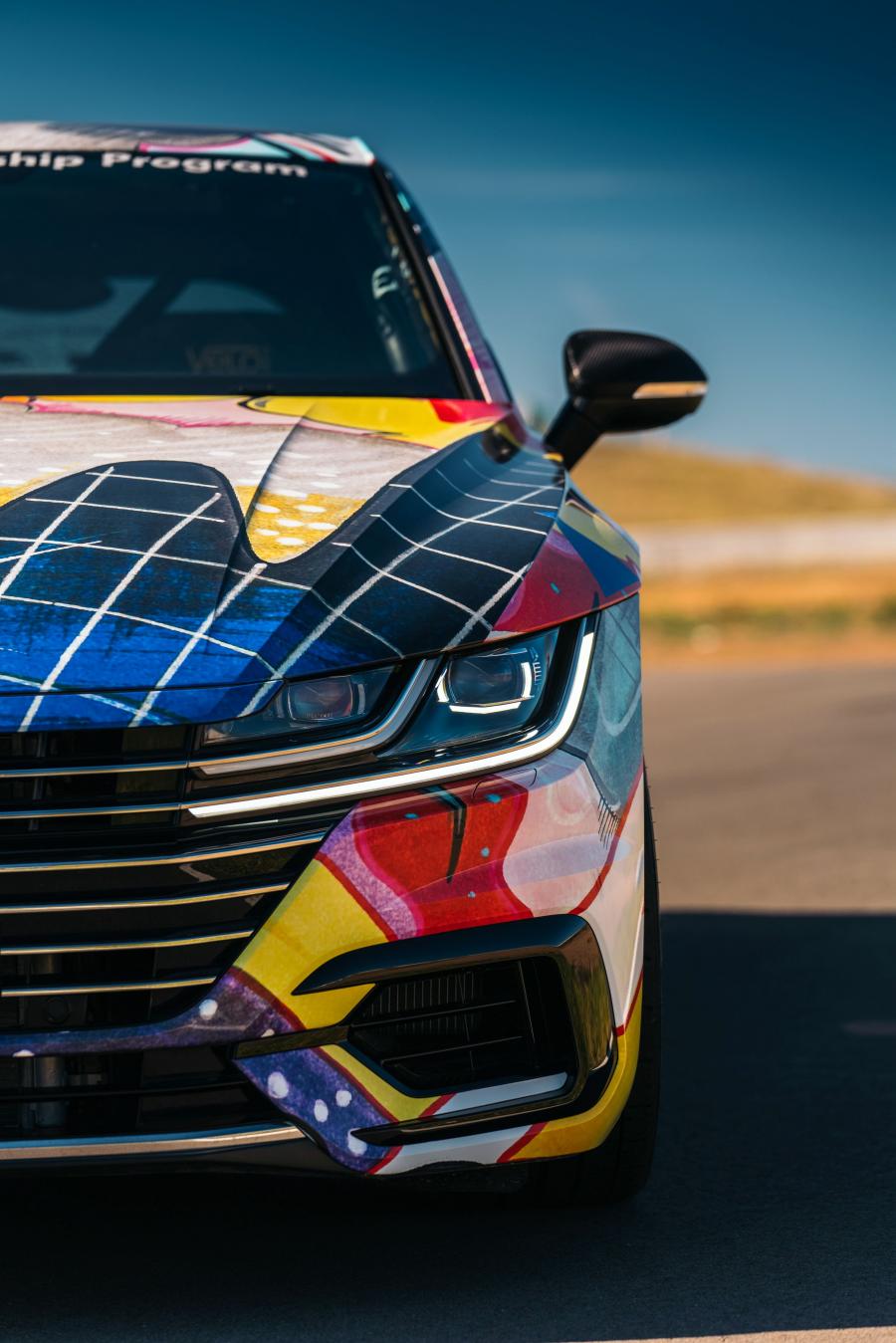Детали экстерьера Volkswagen ART3on 2018 года  (фото 2 из 8)
